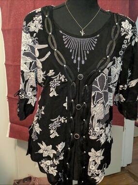 Simply Irresistible Black Floral Embroidered Ring-Link Front Top